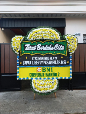 Papan Bunga Duka di Kayu Kubu
