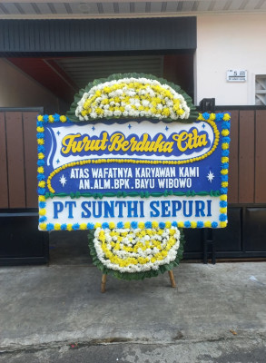 Papan Bunga Duka di Kayu Kubu