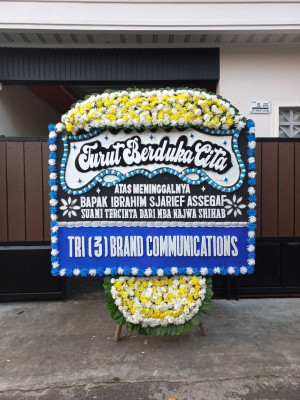 Papan Bunga Duka di Kayu Kubu